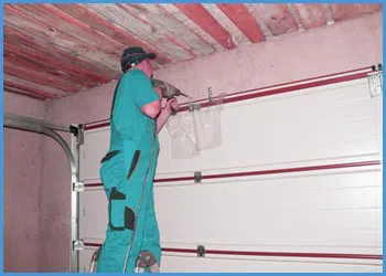 United Garage Door St Petersburg, FL 727-345-3366 - door-maintaince-15-05m